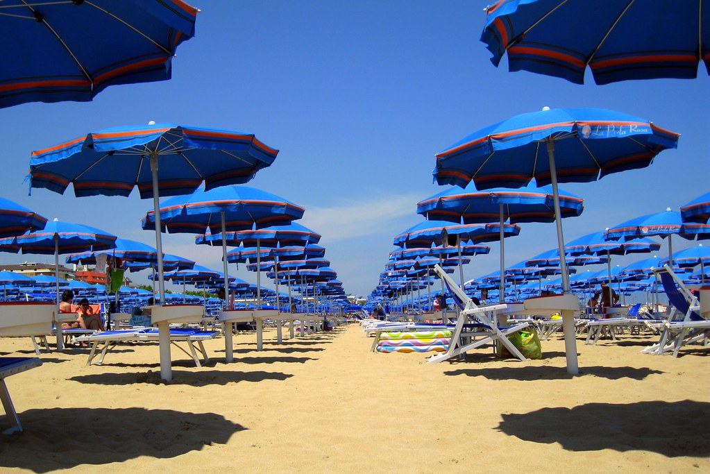 Al momento stai visualizzando Croatti (M5s) interviene sulle spiagge. “Da Ottobre arenile sia foglio bianco su cui disegnare il nostro futuro”