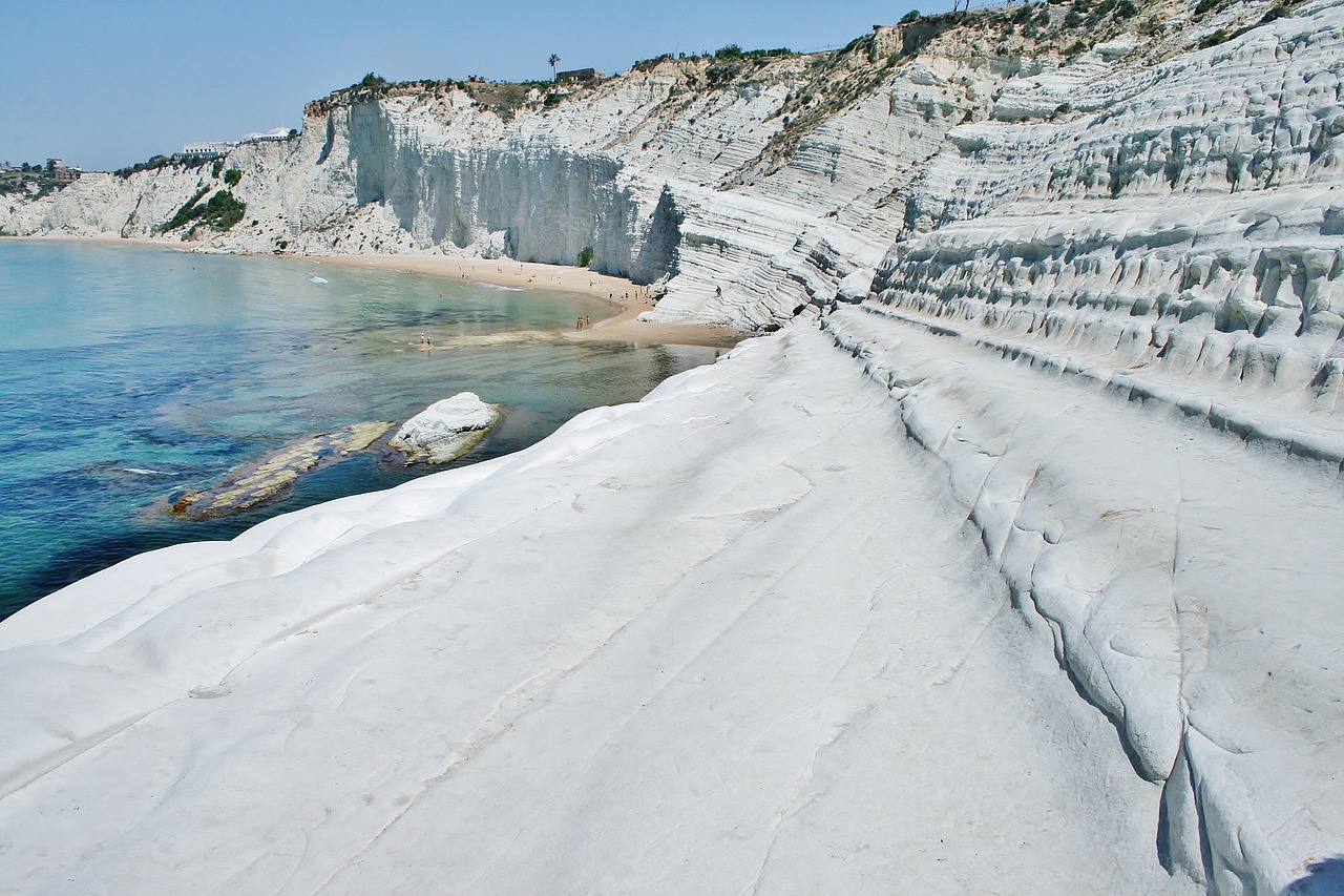 Al momento stai visualizzando Stop al secondo stabilimento balneare alla Scala dei Turchi